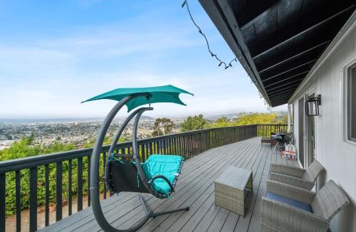 El Cajon House | Entire Private Home with Grand View, King Bed, Spacious, Parking, 2 Bedrooms 1 Bathroom, Available Now