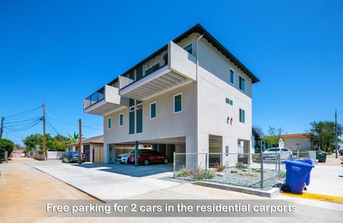 National City House | Entire Private House with Balcony Views, 10-mins to San Diego Gaslamp, Downtown, 3 Bedrooms 3 Bathrooms, Available Now
