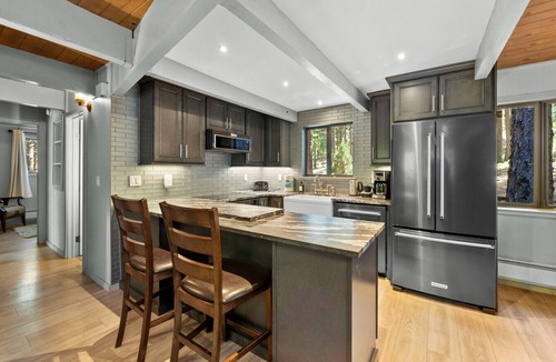 Graeagle Apartment | Escape to Tranquility in This Beautiful Forest-Edge Retreat