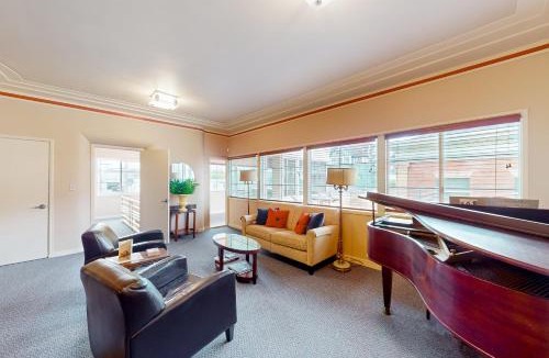 Downtown Apartment | Eureka Theatre Apartment