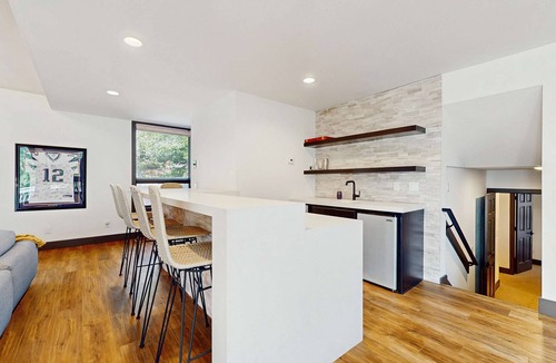 Truckee House | Expansive Tahoe home with hot tub, deck, sauna, game room and washer&dryer