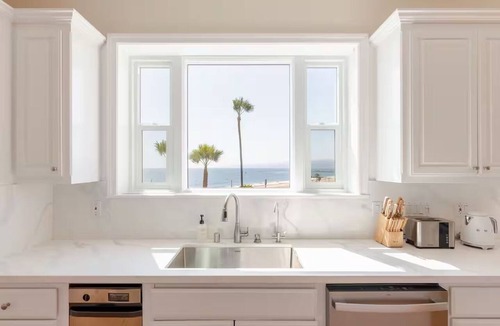 Playa Del Rey House | Experience the beach life you always dreamed of