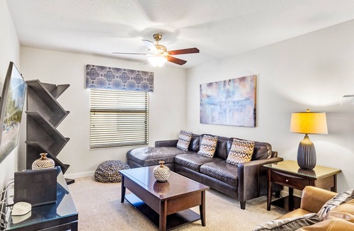Sunridge Woods House | Exquisite 6 Bed Pool Game Spa Pool Home in Solterra Resort