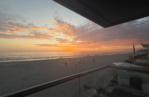 Del Mar House | Fabulous 2-bedroom oceanfront estate with AC in sunny Del Mar