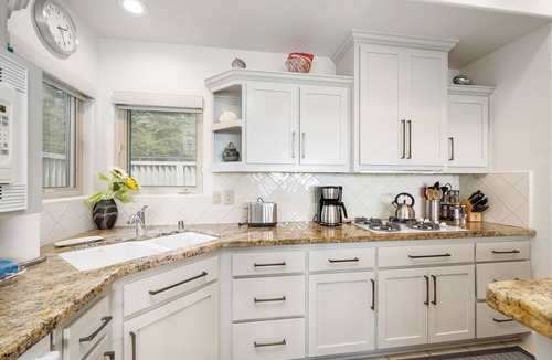 Marine Terrace House | Fabulous 3 Bed, 2.5 Bath Home with Stunning Ocean Views! Perfect Location!