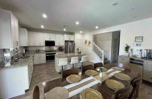 Indio House | Fabulous 6-bedroom townhome with AC in sunny Indio