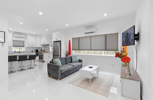 Westminster House | Fabulous new build 3-bedroom house near Disneyland and Solcal beaches