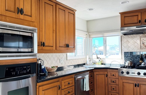 West Newport House | Family Friendly Beach Front Property with Large Patio