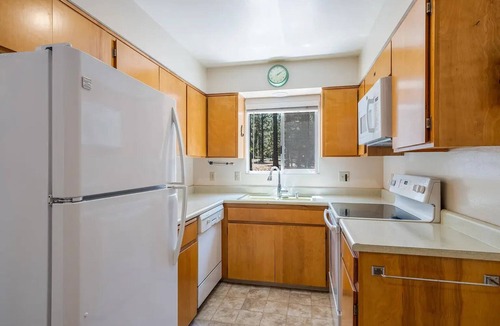 Graeagle Cabin | Family-Friendly Graeagle Cabin Deck backs to Forest Walk to Mill Pond