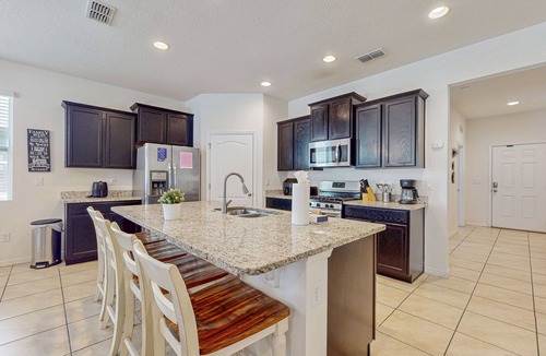 Loughman House | Family-friendly home with private pool, spa & resort lazy river/water slide
