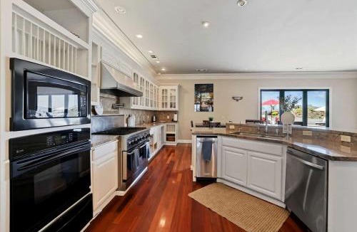 Tracy House | Family-Friendly Vacation Home with Pool, Sports Courts & Event Space near Tracy Sky-Dive Center – Tracy, California