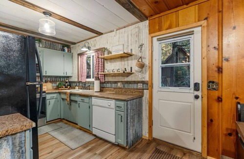 Sierra Cedars Cabin | Fantastic Family Getaway cabin in Shaver Lake perfect for making family memories