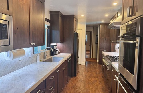 Tahoe Sierra Estates House | FANTASTIC MOUNTAIN HOME - GREAT LOCATION-TAHOE CITY!
