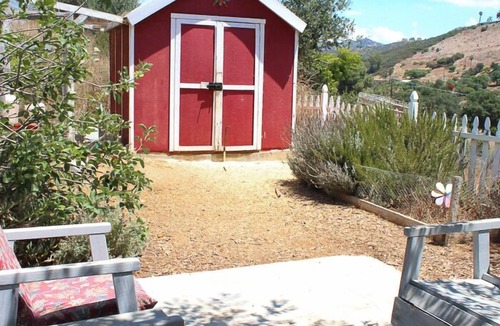 Rainbow CDP Cottage | Farm Stay Bungalow And Hot Tub