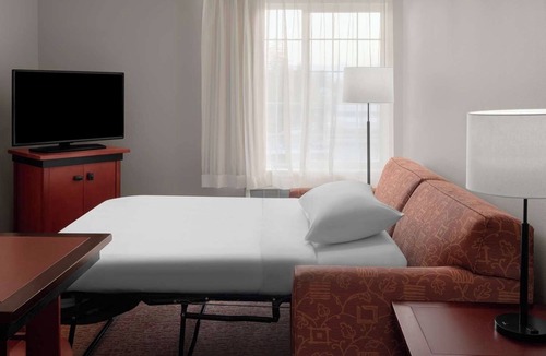 Folsom Hotel | Feel at Home! 1 BR Suite w/Workspace & Wi-Fi, Near Intel & Agilent Offices!