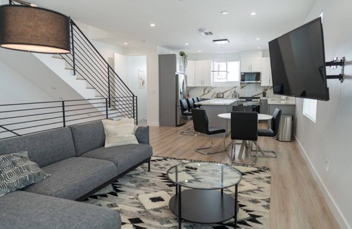 NoHo Arts District Villa | FIFA World Cup: SLEEK MODERN 3BR HOME in NOHO BUILT 2023 w/GARAGE, FENCED PATIO, EV-CHARGER p65