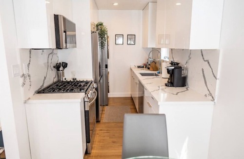 NoHo Arts District Apartment | FIFA World Cup: BRAND-NEW INTERIOR 2BR APARTMENT COMPLETED RENOVATED/REMODELED IN 2022 with LARGE PRIVATE FENCED PATIO and PARKING (p59)