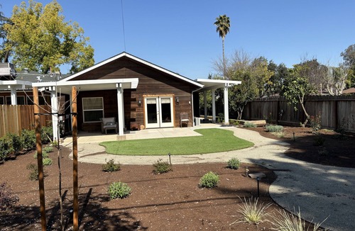 Fig Garden Apartment | Fig Studio Studio apartment walking distance from Fig Garden Village.