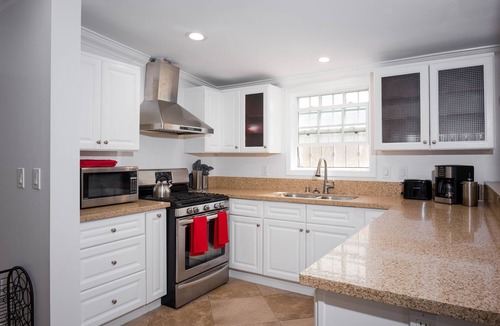 Lawndale House | Fire Pit & Game Room 4 Beds Near Beach, LAX & SoFi
