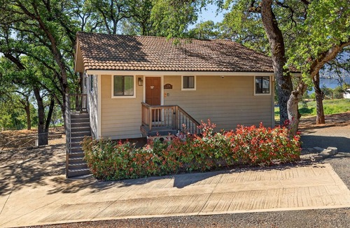 Clear Lake House | Fisherman’s Paradise! Great Location and Views!