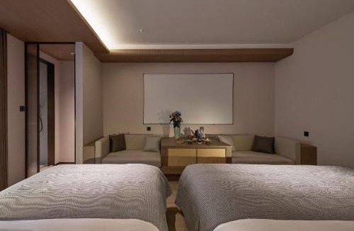 Luolong Hotel | Floral Lux Hotel Luoyang Xiangshan Courtyard Private Hot Spring Retreat Inn