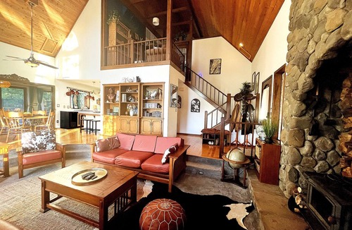 O'Brien Cabin | Foxfell At Shasta Lake: 4 Acre Retreat, Pet Friendly, WIFI, 360 Nature Views