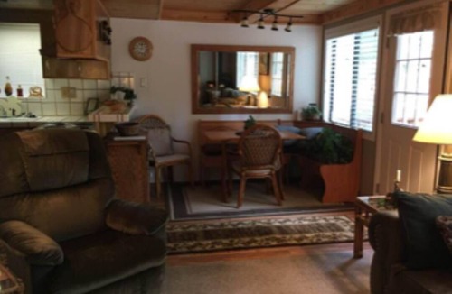 Incline Village Cabin | Free Standing Cosy Cabin, Incline Village, Quite Forest Setting, MAX. 2 GUESTS