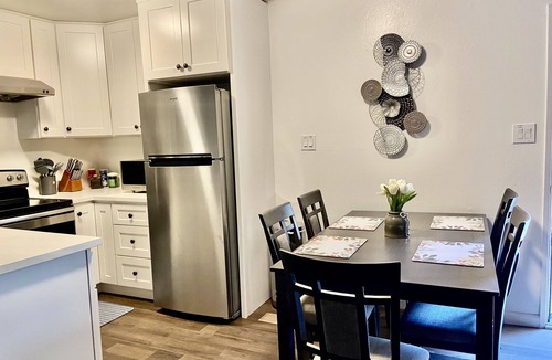 Stanley Apartment | Fully renovated 2B/1b in Downtown