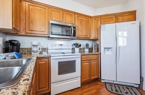 Sunridge Estates Condo | FUN 3 Bedroom w/Bonus room and 3 Full Bathroom Condo