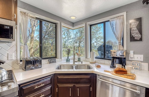 Lake Arrowhead House | Game Room + Panoramic Deck Views | Mins to the Lake | Nadelhorn by AvantStay