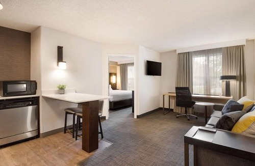 Reno/Tahoe Airport Hotel | Get Ready for Blissful Getaway! 3 Relaxing Units w/Full Kitchen, Pets Allowed!