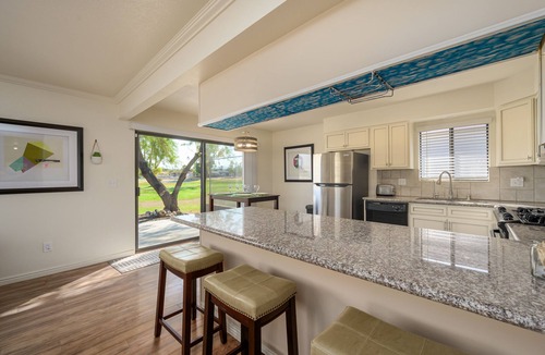 Bullhead City House | Golf course, modern 3 bdr home, King bed, longer stays welcome