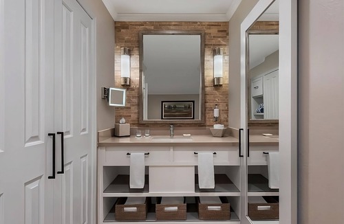 Napa Hotel | Golf in Napa Valley Resort! 3 Relaxing Suites, Onsite Golf Course, Free Parking!