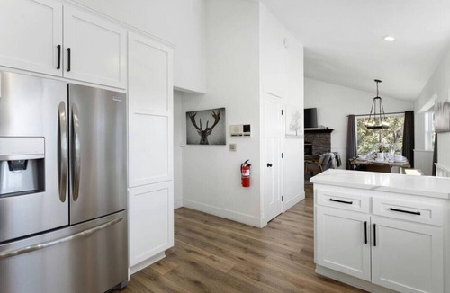 Lake Arrowhead House | Gorgeous+Cozy Lakeview Home, 3 Decks, AC, EV Chgr
