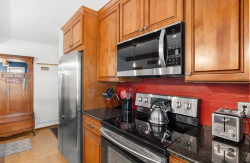 Snowmass Village Condo | Gorgeous Mountain Views! Balcony, W/D, Gas FP, Parking, Walk/Shuttle to Trails, Pool & Hot Tub