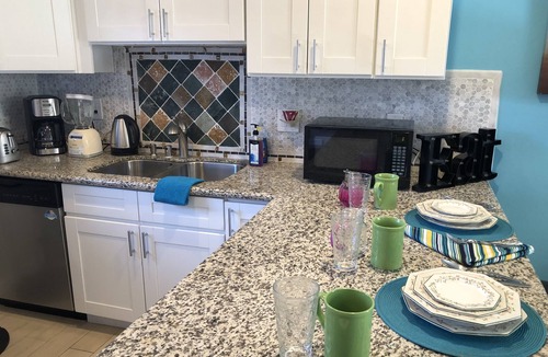 South Oceanside Apartment | Gorgeous Remodeled Condo Steps to Beach