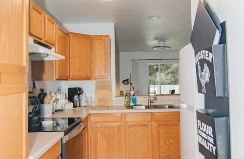 Medford House | Gorgeous Southern Oregon Casual Organic Modern Townhome