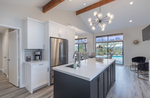 Glen Ellen House | Gorgeous Vineyard Views, Large private home w/heated Pool & Hot Tub included!