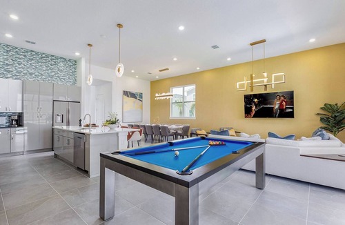 Loughman House | Grand Home Near Disney w/Princess Themed BR, Pool Table, Game Loft & Theater