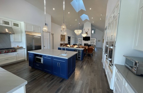 Sonoma House | Grand Luxury Estate, 5 min from Wineries, Chefs Kitchen, Pool & Spa, Bocce, Farm