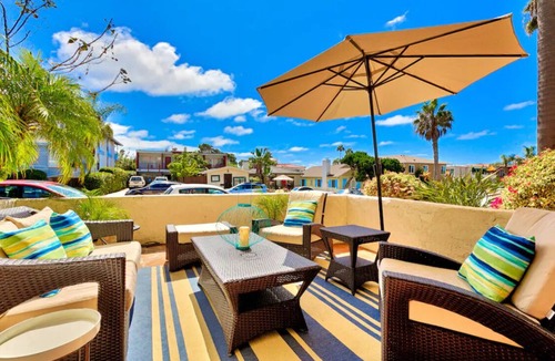 Beach Barber Tract House | Great La Jolla Home/Steps to Sand/Parking/A/C/Fast Wifi