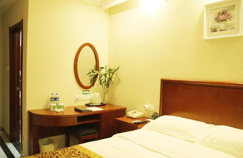 Mudan District Hotel | GreenTree Inn ShanDong HeZe MuDan Road Bus Terminal Station Express Hotel