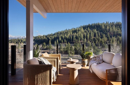 Truckee House | Guesthouse Lake Tahoe. Private Residence Near Hiking and Lakefront Activities