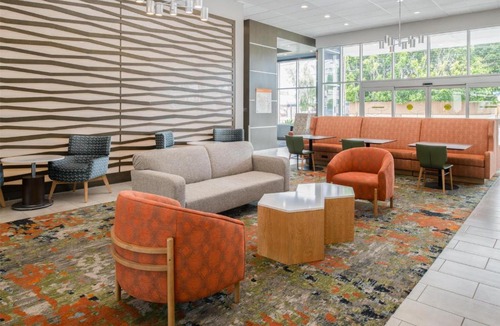 NoHo Arts District Hotel | Hampton Inn by Hilton North Hollywood