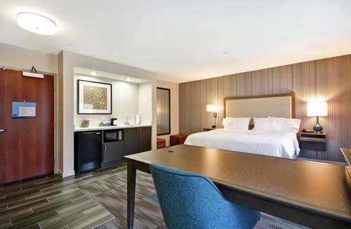 Burbank Hotel | Hampton Inn & Suites Los Angeles Burbank Airport
