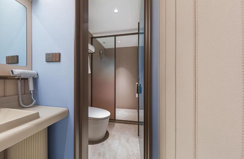 Yanqing Hotel | Hanting Hotel Yanqing Beijing Wanda Plaza