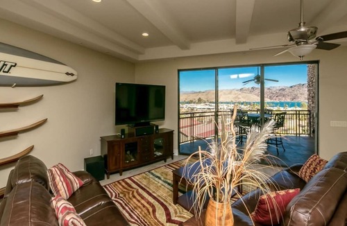 Parker Strip Apartment | Havasu Springs Lakeview Retreat 3 bed/2bath | Private Boat Slip & Resort Pool