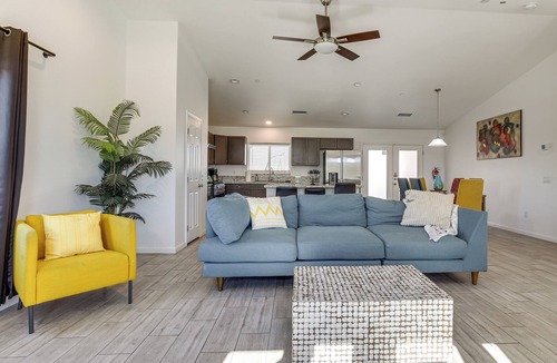 Desert Hot Springs House | Heart of Dtwn Desert Hot Springs! Stylish Retreat