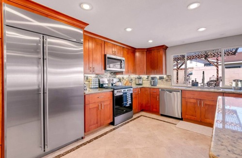 East Side Costa Mesa House | Heated Pool, 5 mins to South Coast Plaza, SA4