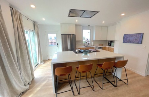 Hermosa Beach House | Hermosa Beach 4-Bedroom House Walk to Beach & Pier Near SoFi